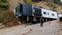 Burdur’da yolcu otobüsü şarampole devrildi: 5 yaralı