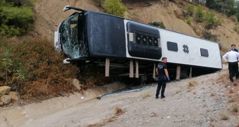 Burdur’da yolcu otobüsü şarampole devrildi: 5 yaralı