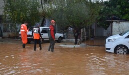 Antalya’da sağanak etkili oluyor: Mahsur kalan 403 kişi kurtarıldı