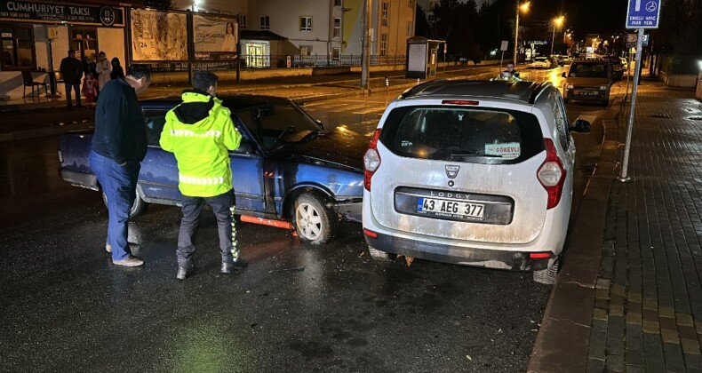 Kütahya’da 50 bin lira ceza yiyen alkollü sürücü yanındaki kız arkadaşına sarılıp ağladı