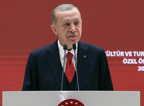 SON DAKİKA: Cumhurbaşkanı Erdoğan’dan ödül töreninde dikkat çeken mesaj! ”Mahalle baskısını reddediyoruz”